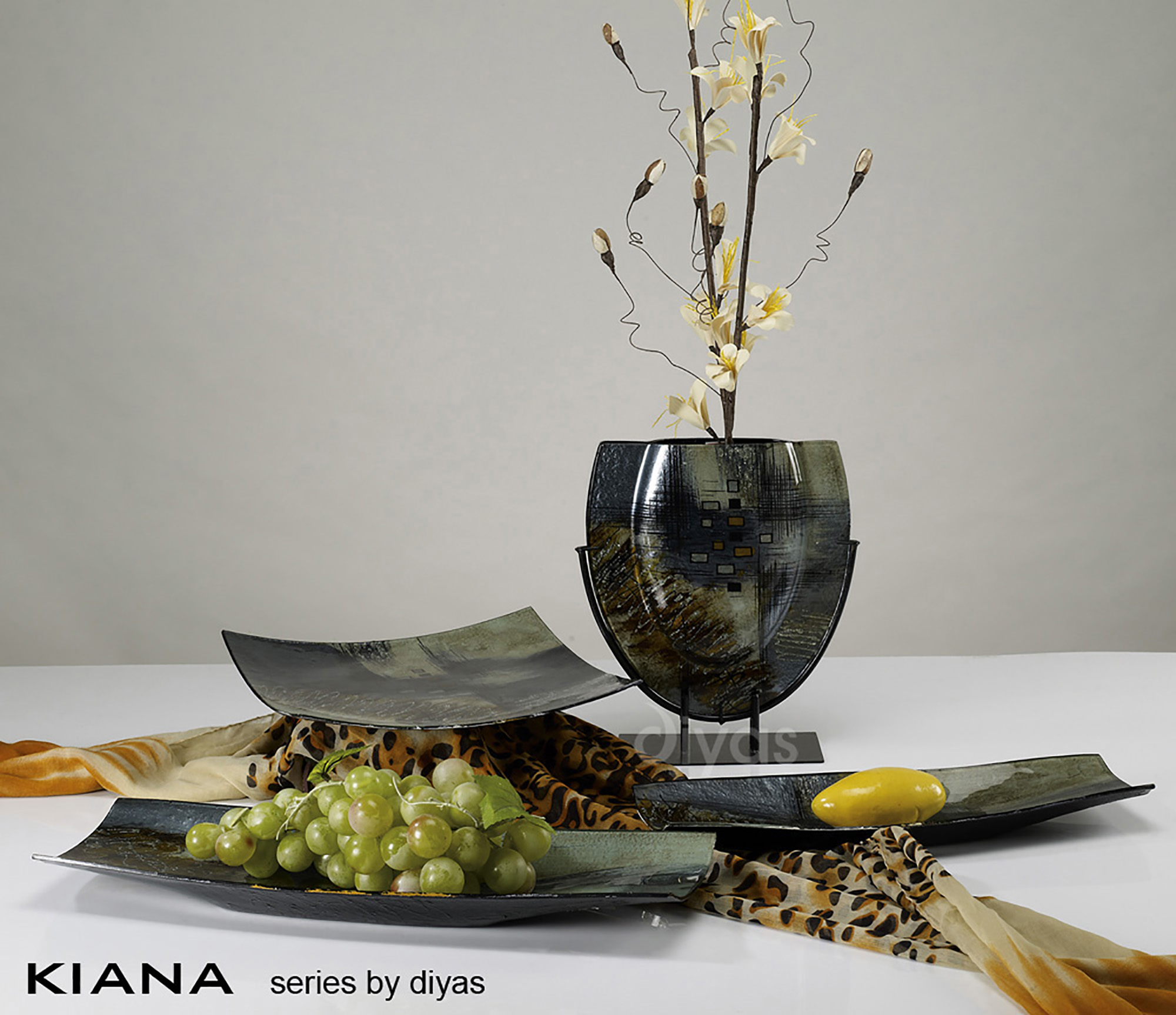 Kiana Glitter Art Glassware Diyas Home Vases